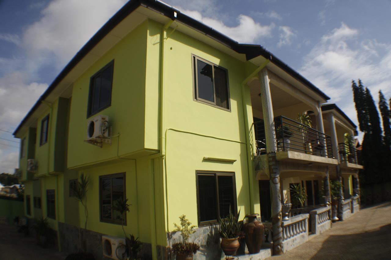 Kwabenya Dokua Royal Hotel מראה חיצוני תמונה